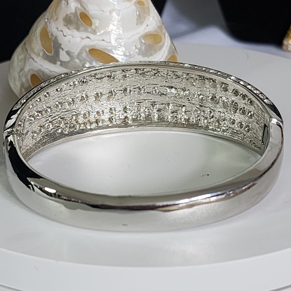 Statement Silver with CZ Hinge / Clamper Bracelet New - Picture 5 of 8